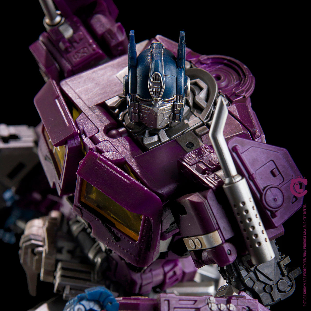 Lucky Cat SSR-01G Purple Commander Shattered Glass Purple Commander Voyager Scale Action Figure - Detailed View 4